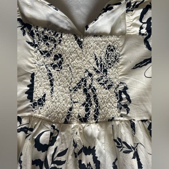 New Vestique Black and White Floral Mini Dress  Size S Casual Party Puff sleeves - Picture 10 of 15